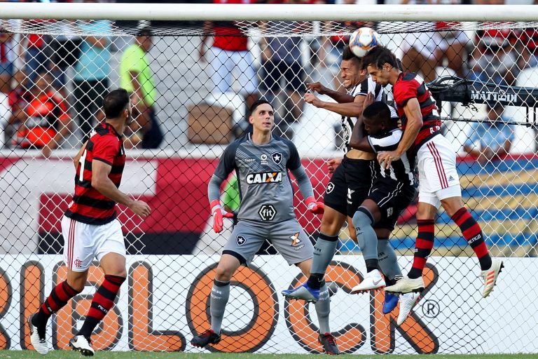 Flamengo Beat Botafogo in Third Round of the Rio’s Taça Guanabara