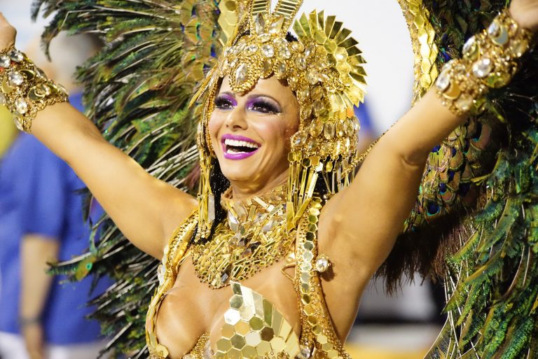 Rio Samba School’s ‘Rainhas des Baterias’ Prepare for Carnival 2019