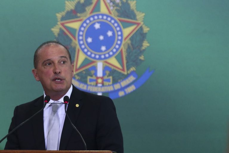 Chief of Staff, Onyx Lorenzoni, dismissed 300 employees from his staff during the first days of the Administration, Brazil.