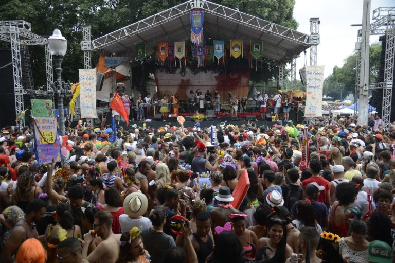 Brazil, Hundreds of thousands of tourists attending this year's Carnival festivities in Rio will help the state's economy