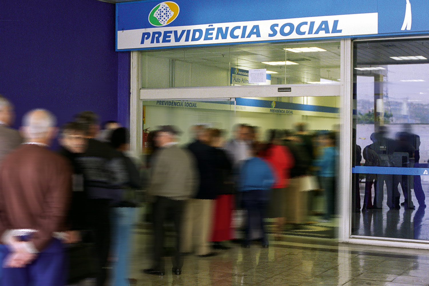 Fila em posto do INSS
