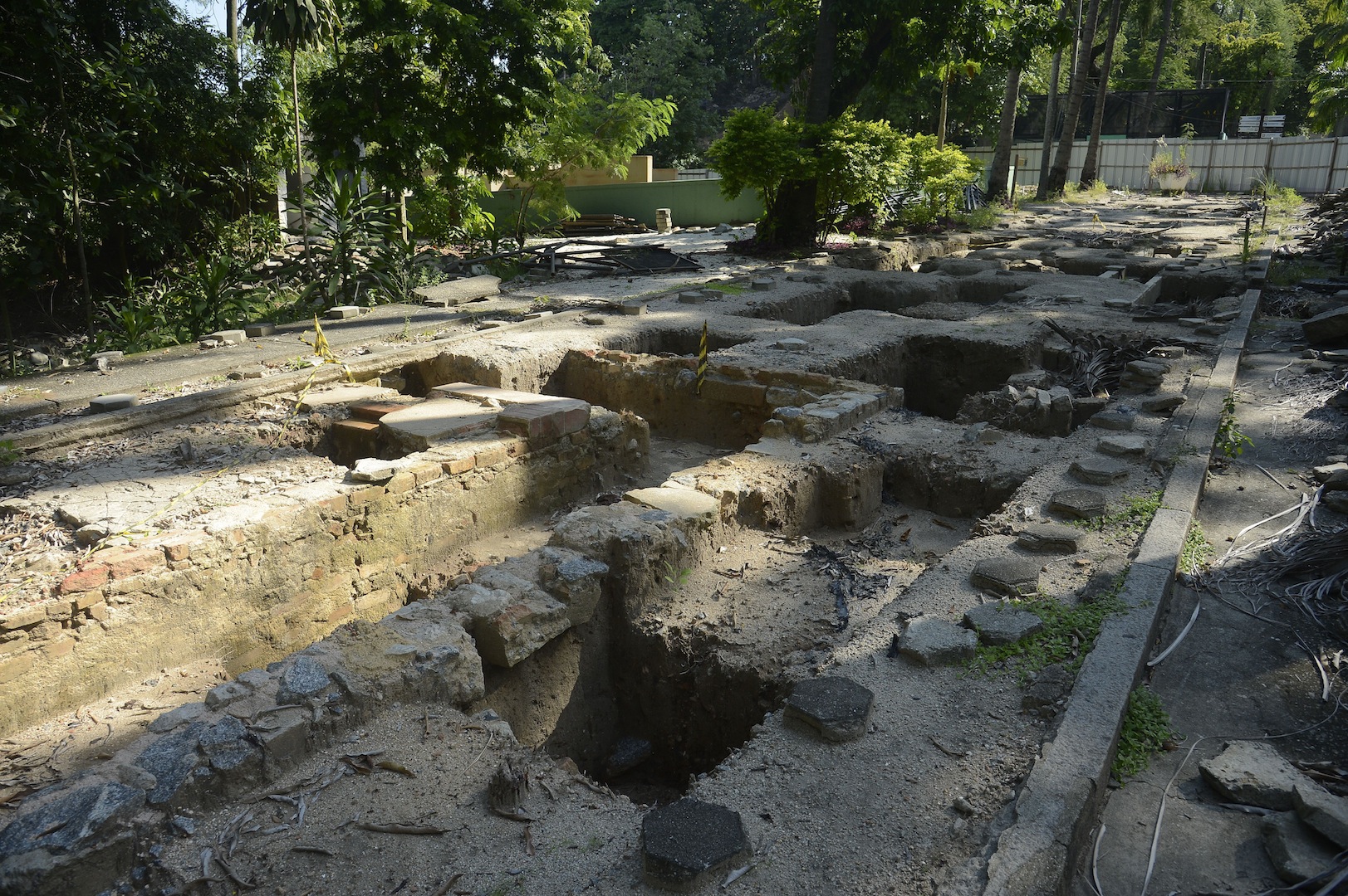 Brazil, Workers found over 30,000 artifacts from Brazil's Imperial era at the RioZoo.
