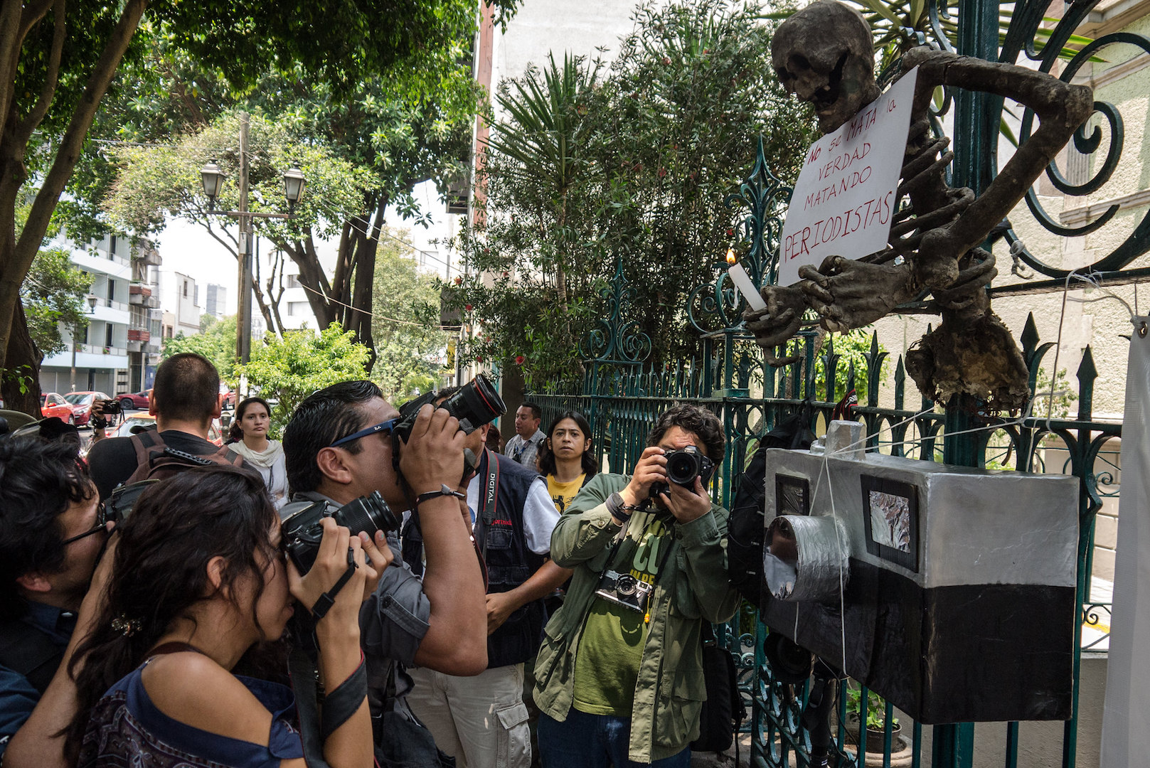 Brazil,"You can't kill the truth by killing the reporter", says the poster in Mexico