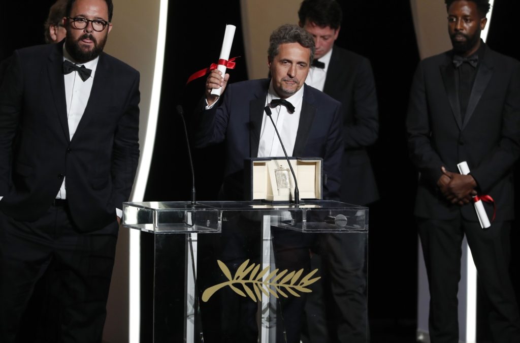Kleber Mendonça Filho receives the Jury Prize of the Cannes Festival 2019. (Foto Reuters)