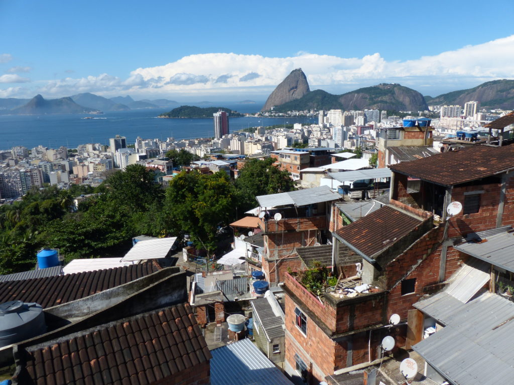 I then glanced at the breathtaking view of Sugarloaf and Guanabara Bay that has greeted me every morning for 5 years. What beautiful "bagunça" this all is, I thought to my self.