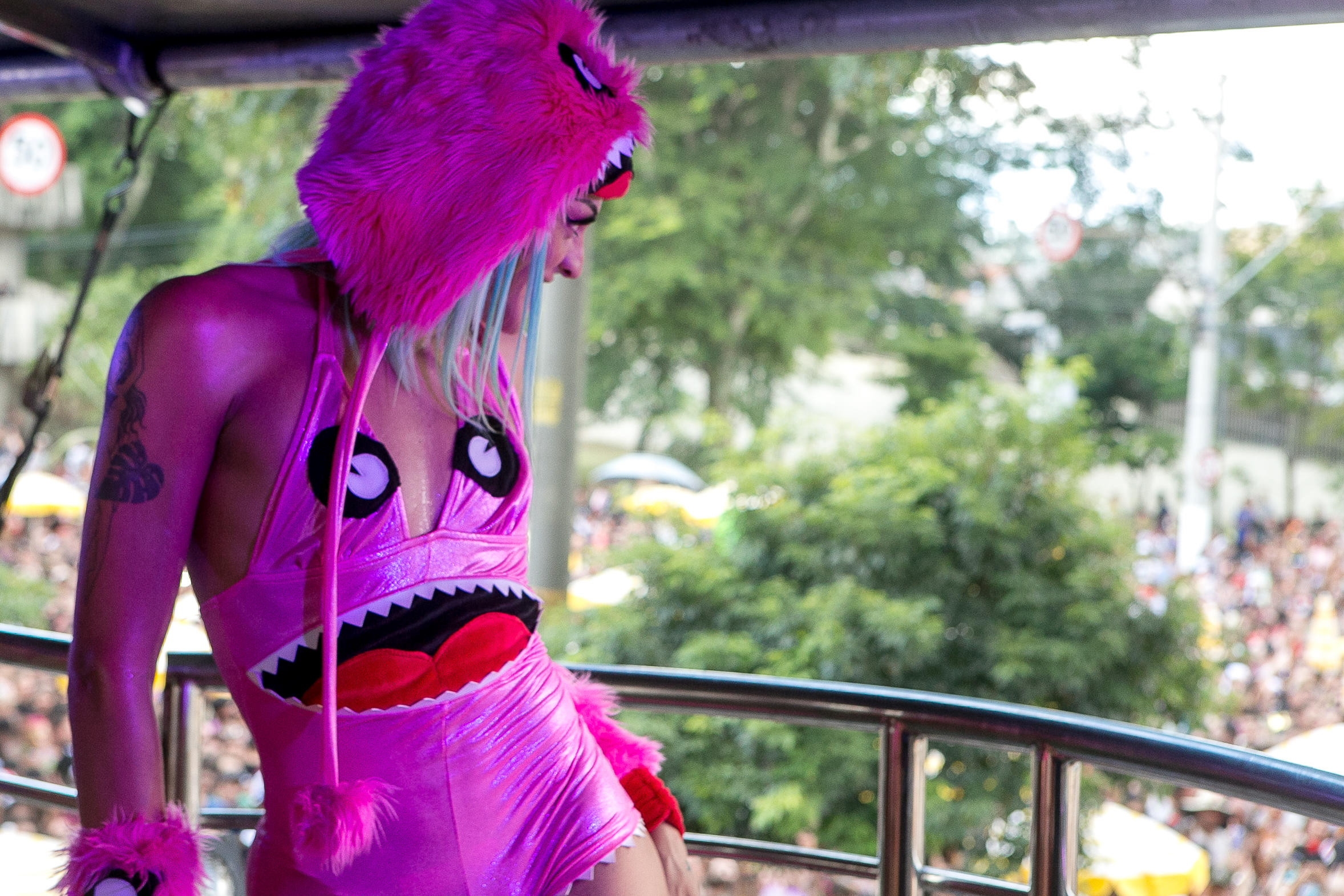 Sao Paulo, Brazil. March 5, 2019 - the drag Pablo Vittar sings for thousands of people at Pablo s street carnival parade in Sao Paulo Credit: Dario Oliveira/ZUMA Wire/Alamy Live News