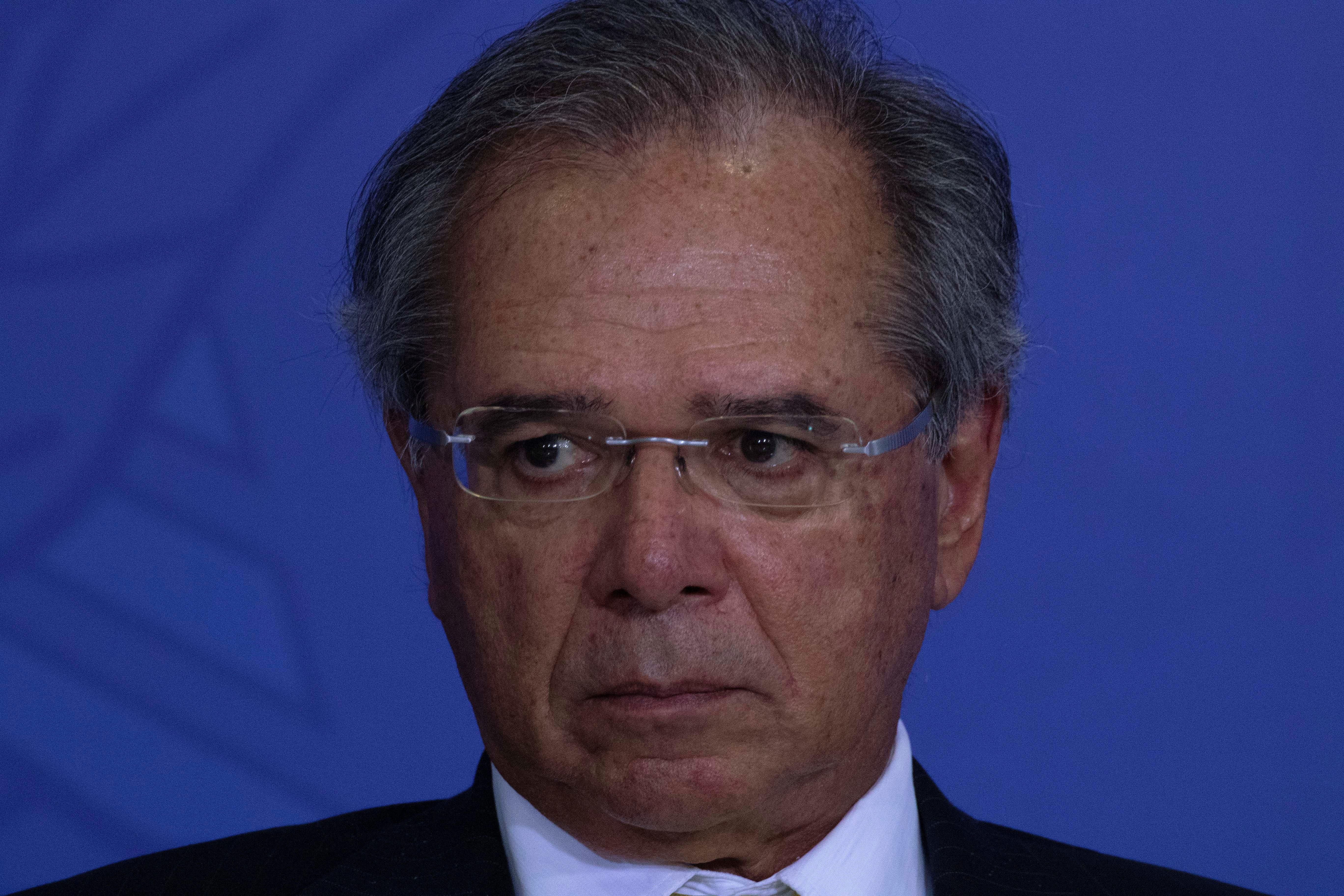Brasilia, Brazil. 24th Apr, 2019. Brazilian Economy Minister Paulo Guedes takes part in a Government act at the Planalto Palace, in Brasilia, Brazil, 24 April 2019. The approval rate of Jair Bolsonaro's Government is at a 35 per cent according to a new su