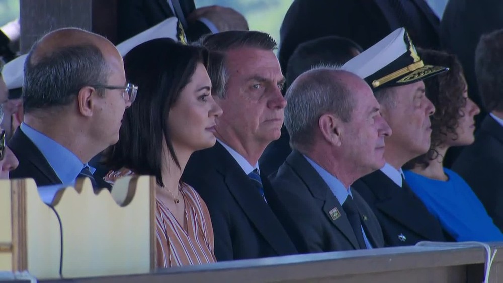 In Rio, the President and the First Lady attended the graduation of some 2,500 military personnel at the Almirante Alexandrino Training Center (CIAA) in Penha, North Zone.