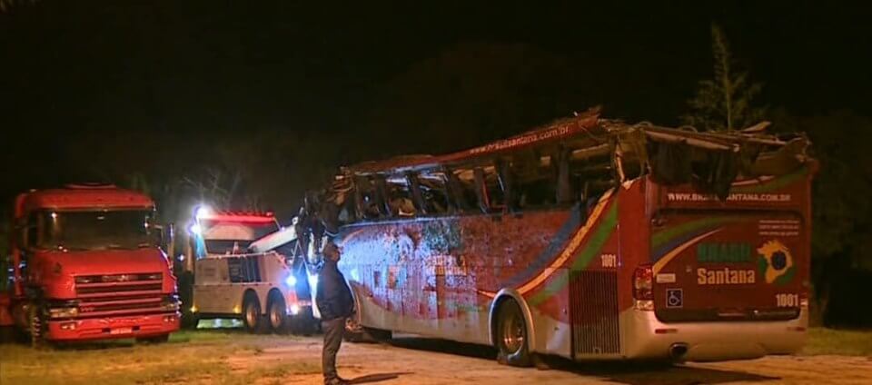 The bus was returning from a trip to Campos do Jordão (Photo: São Paulo State Military Police)