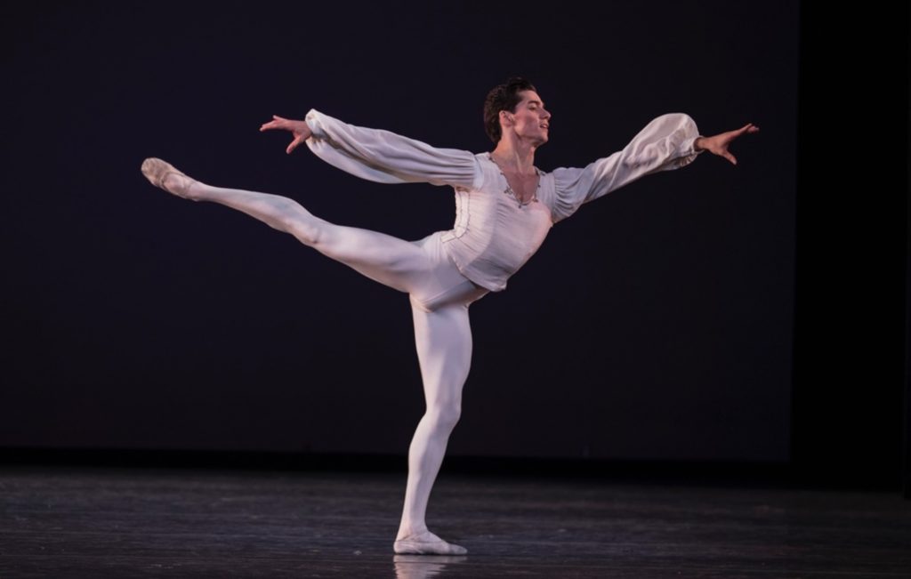 Young dancer Jovani Furlan (26) will be a soloist at New York Ballet. (Photo internet reproduction)