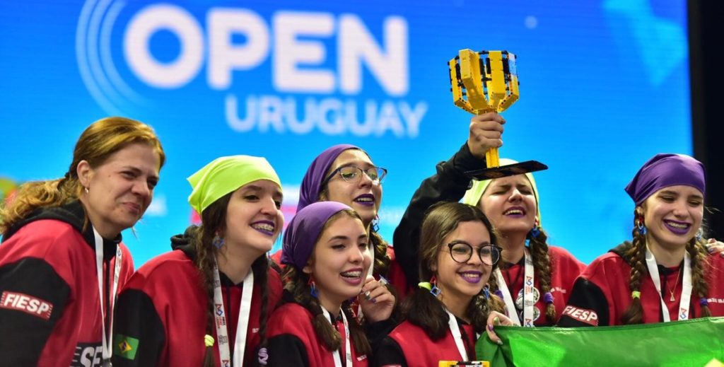 The Brazilian students participating in the tournament are aged between 9 and 16.
