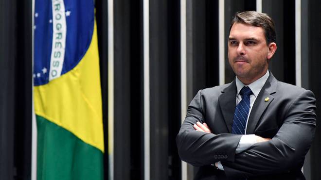 Court Lifts Bank and Tax Secrecy of Eight More People Linked to Flávio Bolsonaro