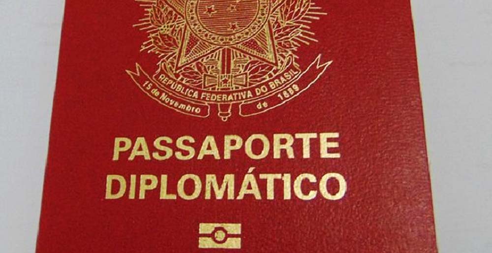 In the first four months of this year alone, 986 diplomatic passports have been granted. In 2018, there were 1200 all year round.