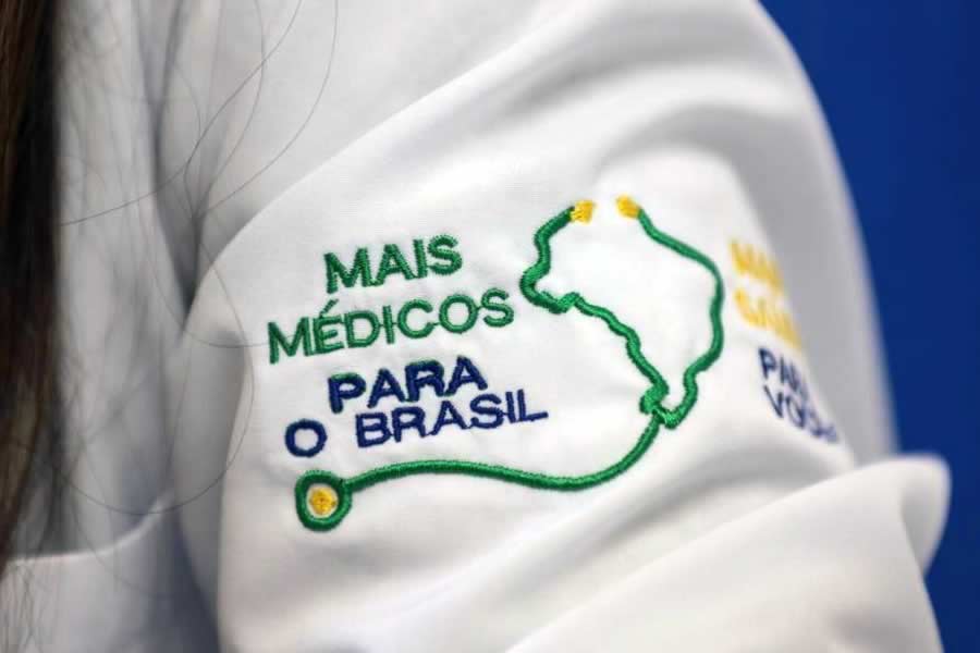 President Luiz Inácio Lula da Silva has signed into law a new healthcare initiative, the reformed Mais Médicos program. (Photo Internet reproduction)