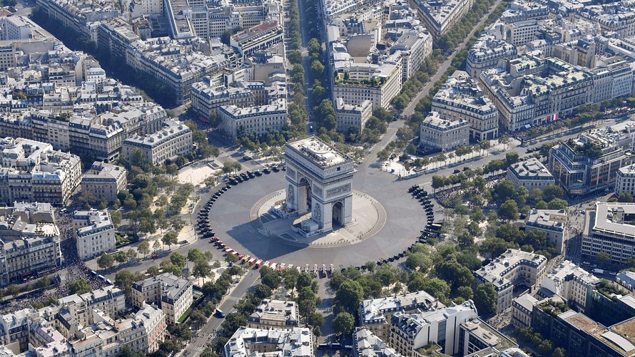 Araújo said that this type of demonstration by the French government is aimed at its domestic public.