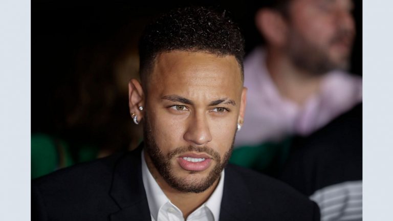 Police to Close Rape Investigations Against Football Star Neymar