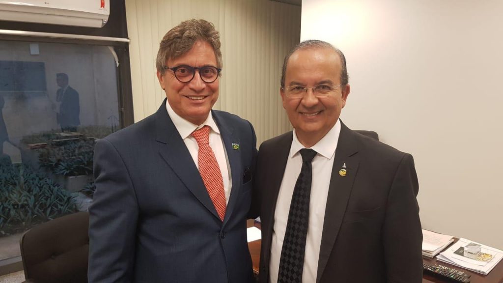 Carlos Mellinger and Senator Jorginho Mello, in Brasilia (photo: Ricardo Wegrzynovski - The Rio Times)
