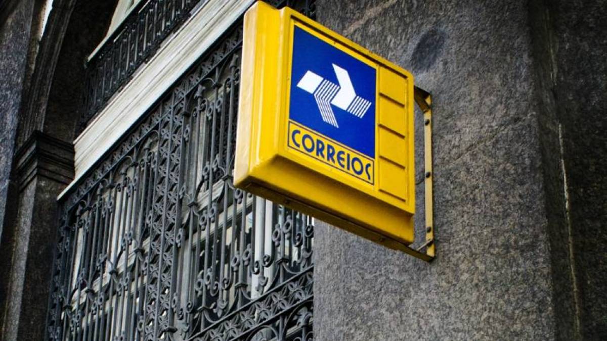 The Correios (Brazil's Postal Services) customers now have the option of having their orders delivered to their neighbor.
