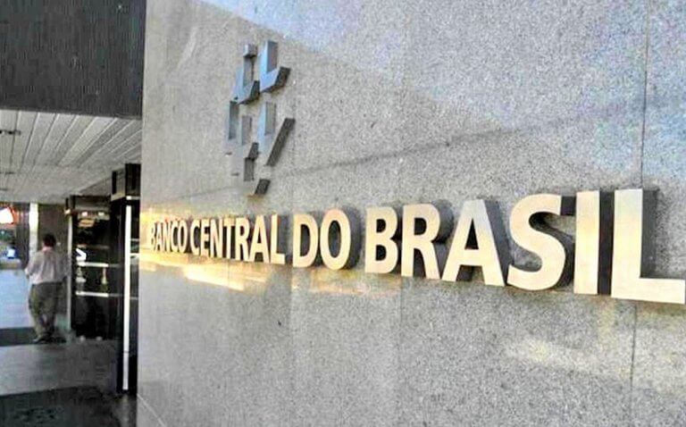 Bolsonaro Issues Provisional Measure Transfering COAF to Central Bank