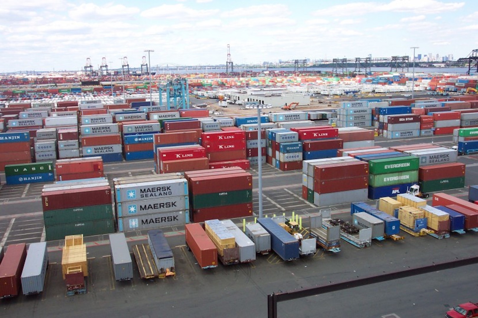 Brazil,Brazil's government seeks closer ties to U.S. to improve the trade between the two countries.