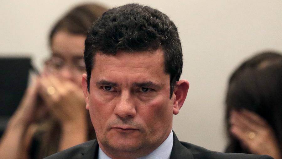 On Friday, August 16th, Moro was alerted that he would lose control of the corporation if he gave in to Bolsonaro's appeal.