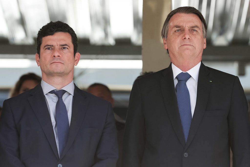 Bolsonaro is seeking the minister's resignation, but Moro doesn't want to leave. Yet. Everything seems a matter of time.