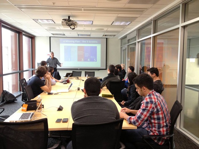 The Federal Center for Technological Education of Rio de Janeiro (CEFET RJ) incubator coordinator, Marcelo Alencar, alerts that a common mistake is a fact that such a dimension is not taken into account from the very outset.