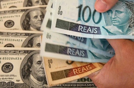 The dollar has shot up by 2,8 percent and closed sold at R$5,3787 on Friday, September 18th. Although the US currency had also appreciated against other emerging currencies, the real had the world's worst performance.