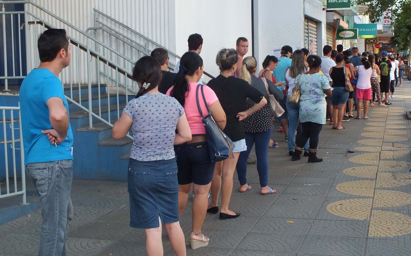 As Brazil’s Economy Moves Sideways, Household Debts Continue to Grow