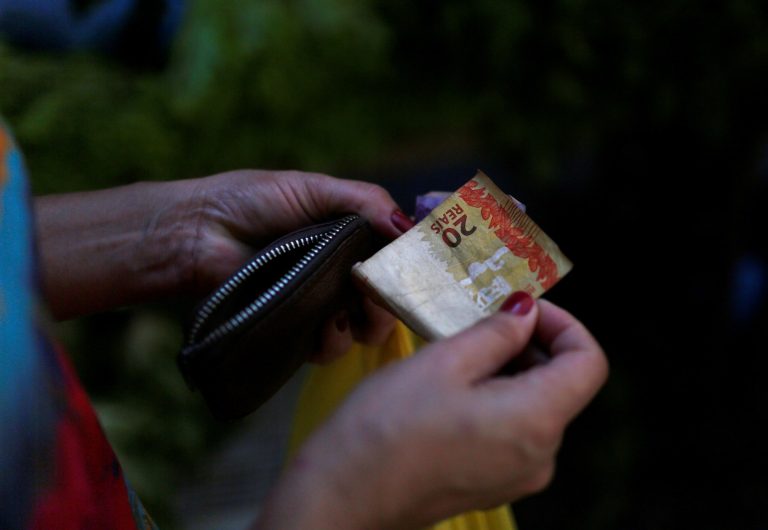 Forty-Five Million Adult Brazilians do not Use Bank Accounts