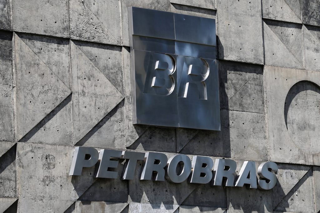 The main reason for the profit was the completion of the sale of 90 percent of Petrobras' stake in Transportadora Associada de Gás S.A. (TAG).