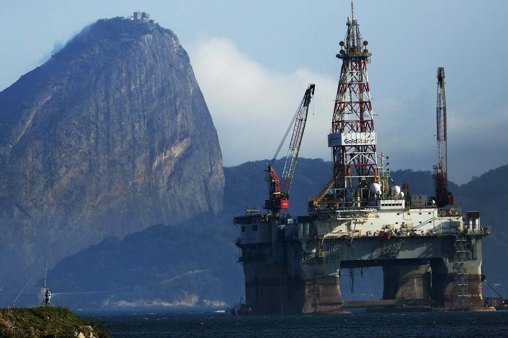 The Rio de Janeiro industry is related to oil and natural gas extraction.