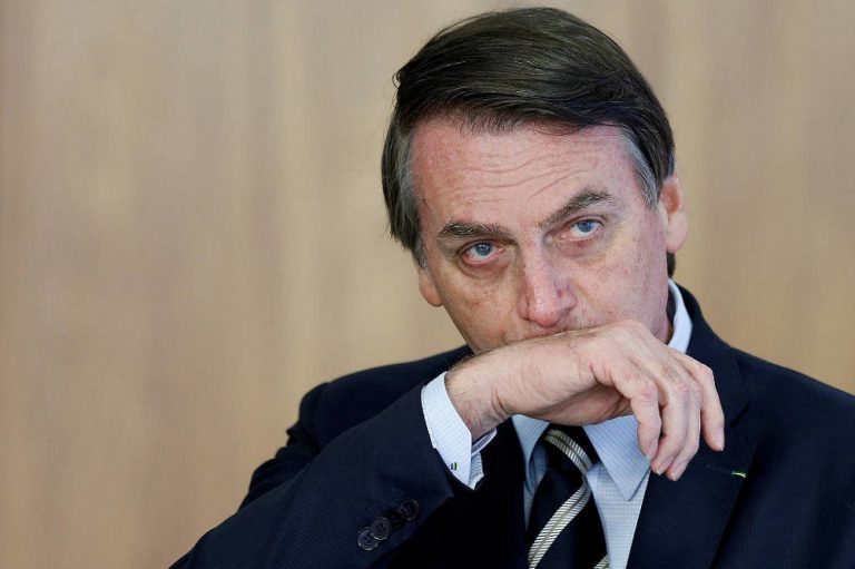 Bolsonaro, Touched by Support, Acknowledges his Incompetence at Times