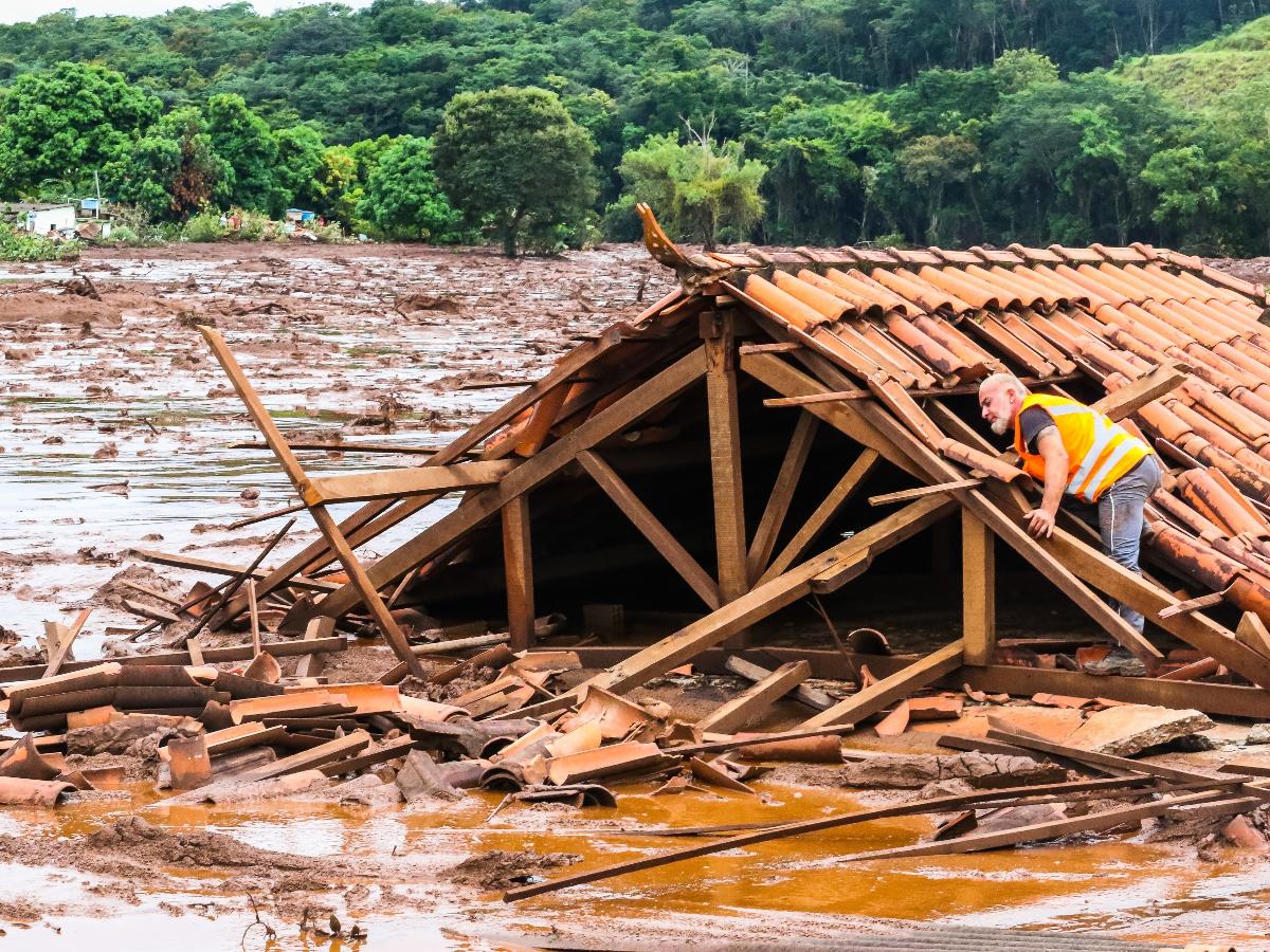 The mud from the Vale dam that broke in Brumadinho, Minas Gerais, continues to affect residents of the municipality.