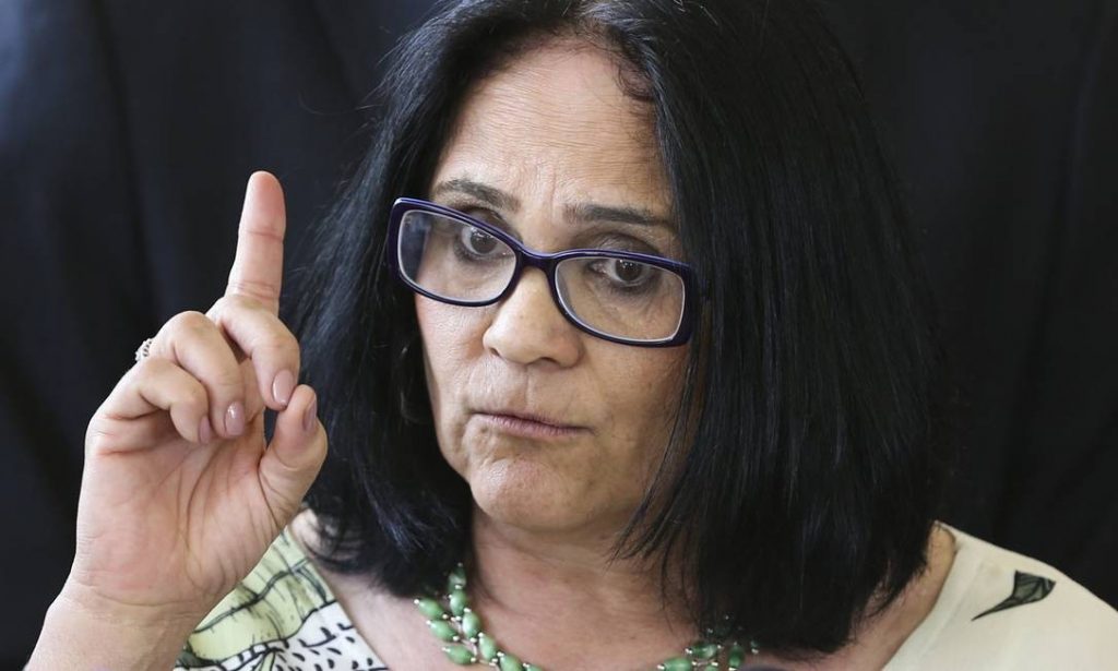 The evangelical pastor Damares Alves was appointed the head of the Ministry of Women, Family and Human Rights with the presidency of Jair Bolsonaro. Her goal is to implement a conservative agenda in Brazil and around the globe, together with other traditional governed countries. (Photo internet reproduction)