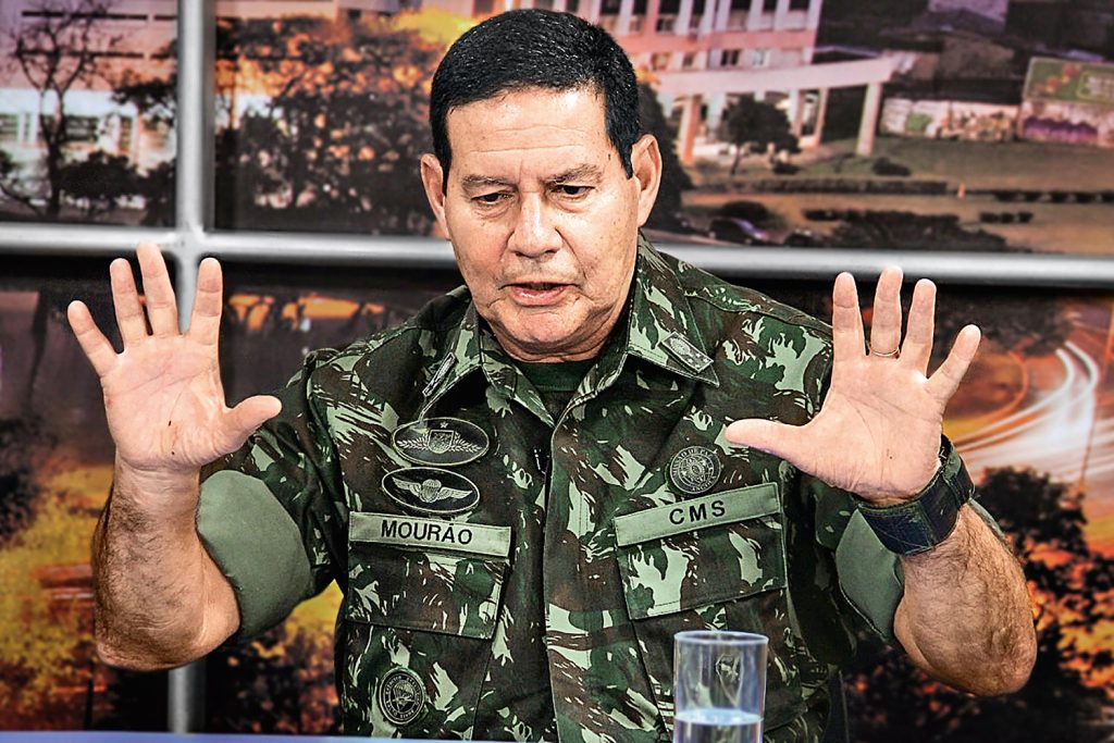 According to Mourão, Brazilian drug traffickers are structured like guerrillas