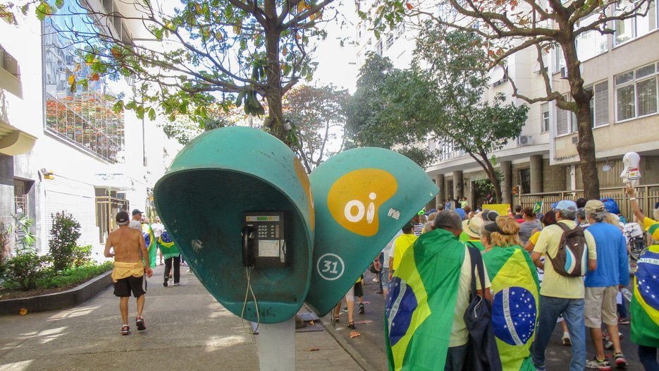 The company is also in preliminary talks with AT&T Inc and a Chinese company, aiming to lure more operators that do not operate in Brazil yet, two other sources said.