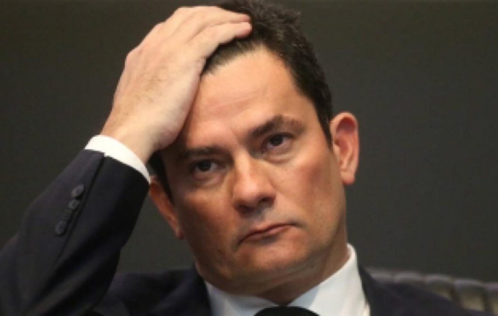 Sérgio Moro, to whom the Federal Police is actually subordinated, is supposed to speak a word of power, but which he avoids as far as possible. He doesn't want to make fun of the president.