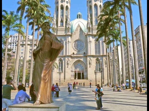 The fact that São Paulo is at the top of the ranking means that Brazil is mainly receiving business tourism, although the real attraction of the country would be the landscape and the may dream beaches.