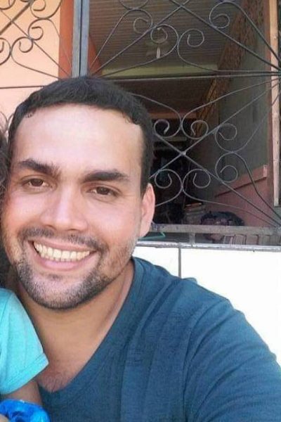 People close to Santos say, on the condition of anonymity, that he was committed to working in the Javari Valley and suspect that the motive behind the murder is his actions against poachers and other invaders.