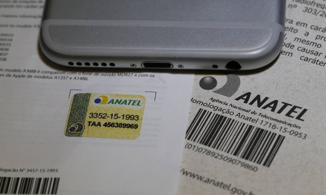 Smartphones sold in the black market do not have authorization from the National Telecommunications Agency (ANATEL) and might present problems.