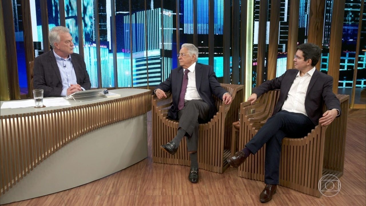 The senator from Amapá, Randolfe Rodrigues (right), was also present at the talk show with Pedro Bial.