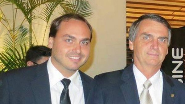 Son Carlos’ Statement on Democracy “is His Opinion,” Says Father Jair Bolsonaro