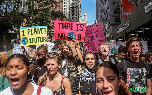 The climate summit was preceded by hundreds of protests around the world calling for a sustainable policy on climate change.