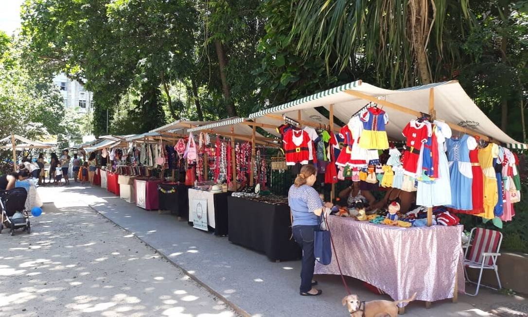 Since June, approximately three thousand artisans are forbidden to exhibit their works in the city's markets in Rio de Janeiro.