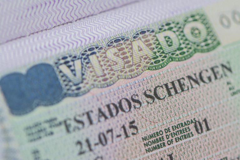 Ecuadorian president pleads for Schengen visa waiver at EU-CELAC summit