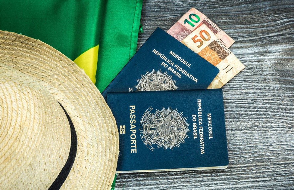 With the dollar on the rise, Brazilian spending on overseas travel fell in August.