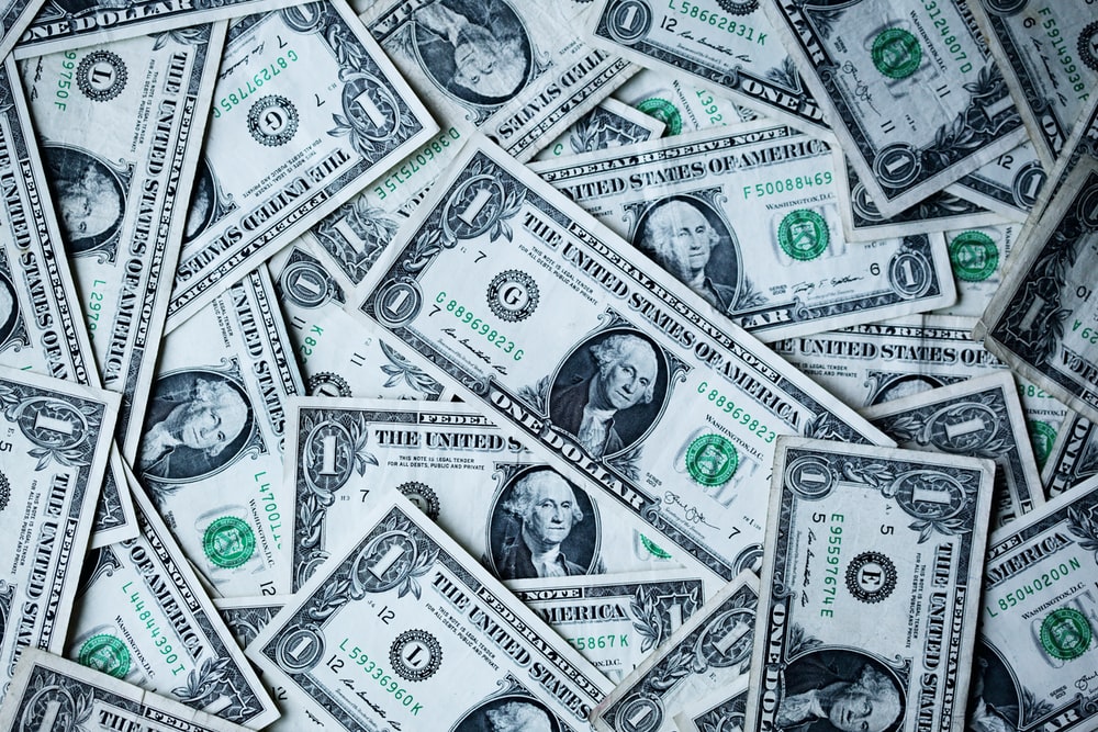 Dollar Closes Above R$4.10 After US Federal Reserve Bank Cuts Interest Rates