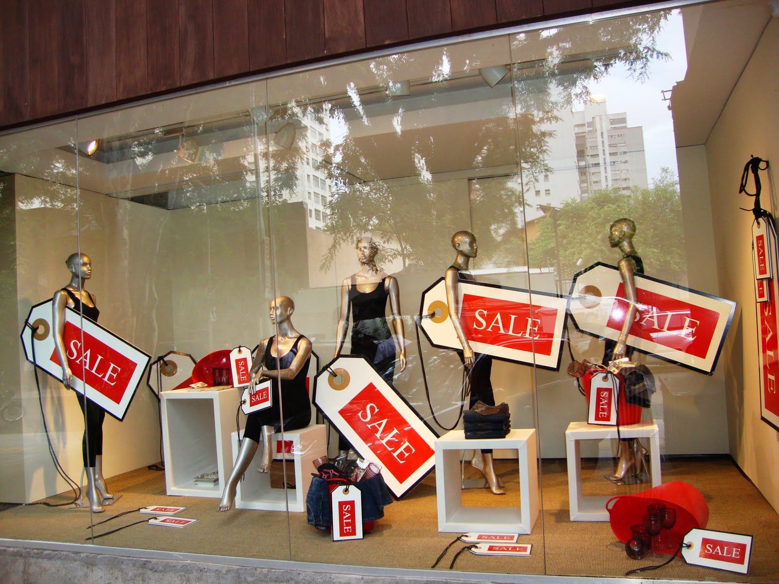 According to Edmundo Lima, the Brazilian consumer is searching for special offers, because of the economic moment that they have been living in.
