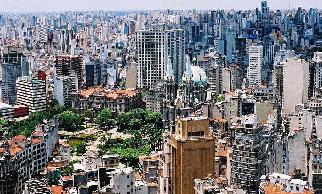 The center São Paulo City with the São Paulo Cathedral (Catedral da Sé).